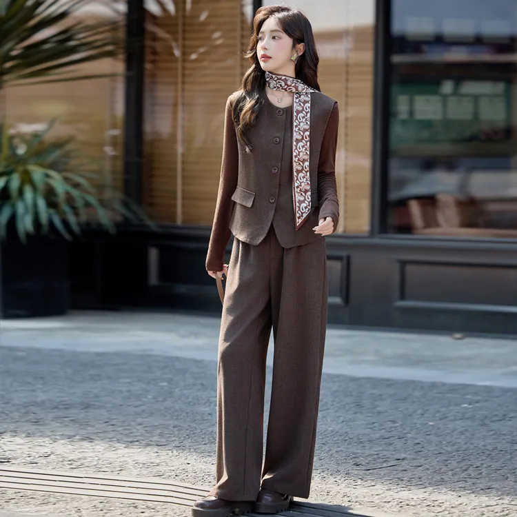 马甲针织t恤搭配阔腿裤丝巾三件套女2025秋季新款气质时尚套装潮