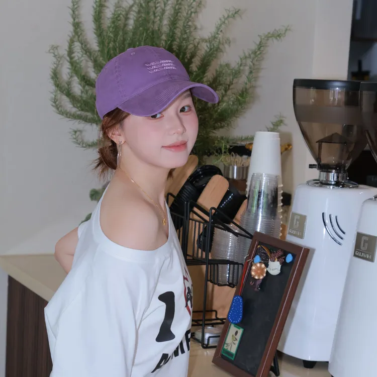 2025新款显脸小升级2个尺码棒球帽三排字母简约透气鸭舌帽男女