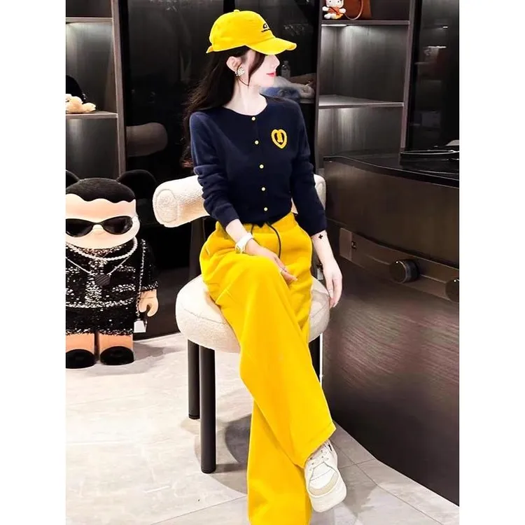 今年流行韩系小个子休闲运动套装早秋时尚针织开衫阔腿裤两件套女