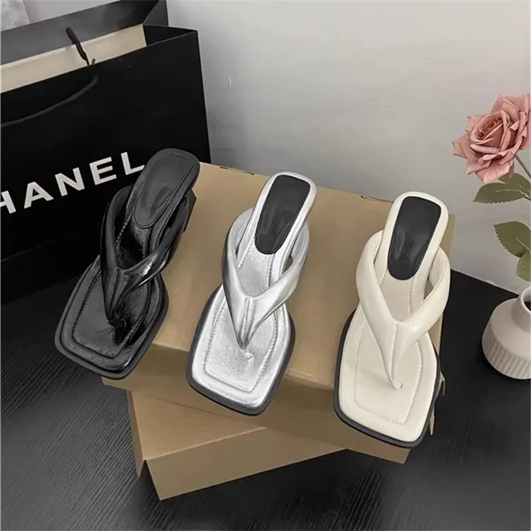 鞋子女ins潮牌百搭夹脚2025厚底新款时尚外穿高跟夹趾人字拖粗跟