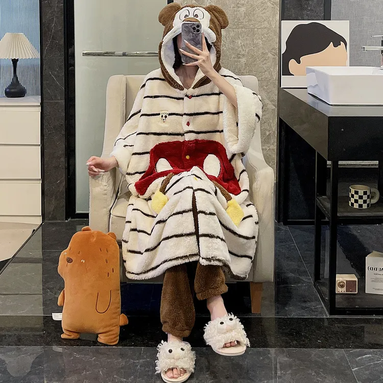 睡衣女秋冬季卡通连帽睡袍珊瑚绒加厚保暖中长款家居服长毛绒套装