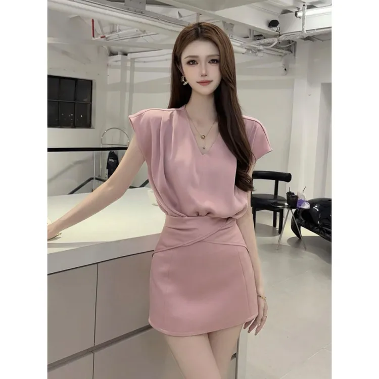女套装入秋洋气秋季包臀裙爆款法式气质收腰V领上衣+显瘦时尚穿搭