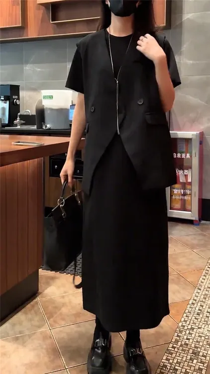 秋季痞帅炸街风女装套装裙宽松显瘦减龄马甲气质休闲连衣裙两件套