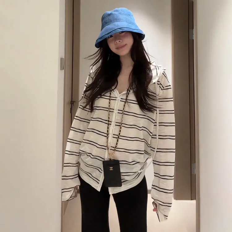 大码显瘦连帽开衫长袖T恤女秋季胖mm慵懒感条纹防晒薄款百搭外套
