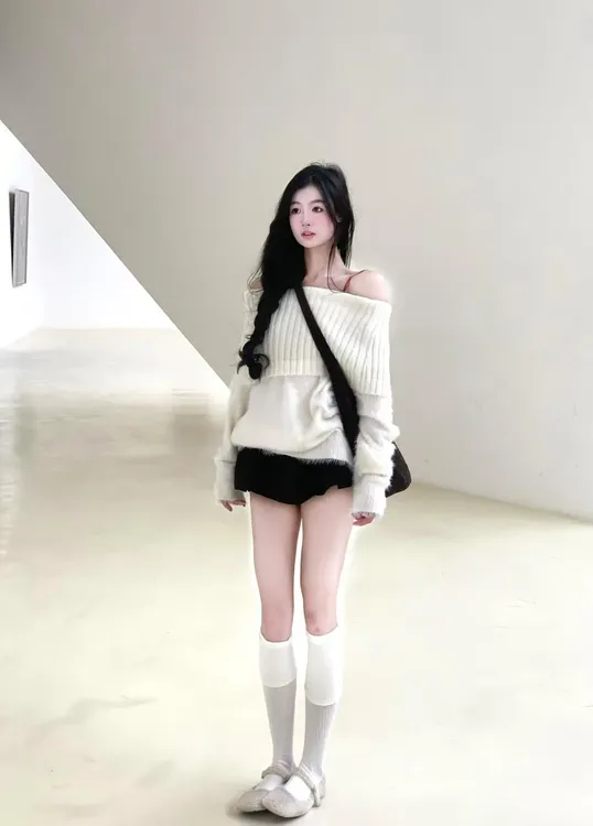 纯欲百搭一字肩白色毛衣女秋冬慵懒风宽松独特上衣黑色短裙两件套