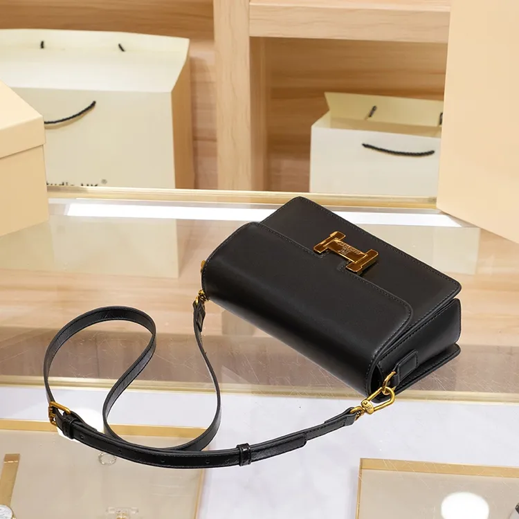 香港品牌真皮腋下包女夏天出门百搭小包质感单肩斜挎包小众轻奢包