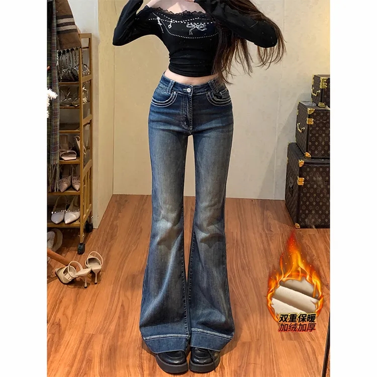 蓝色不贴腿加绒微喇牛仔裤女2025年冬季新款高腰显瘦弹力喇叭长裤