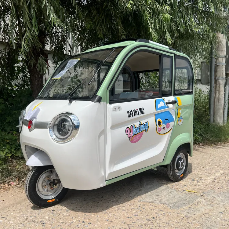 全封闭电动三轮车带棚可用于接送孩子代步小型车
