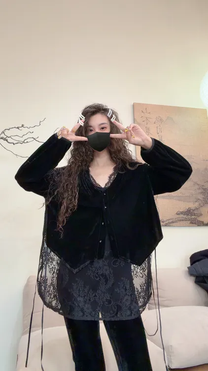 museguhui/木色古汇7978#蕾丝气质时尚百搭黑色拼接丝绒上衣