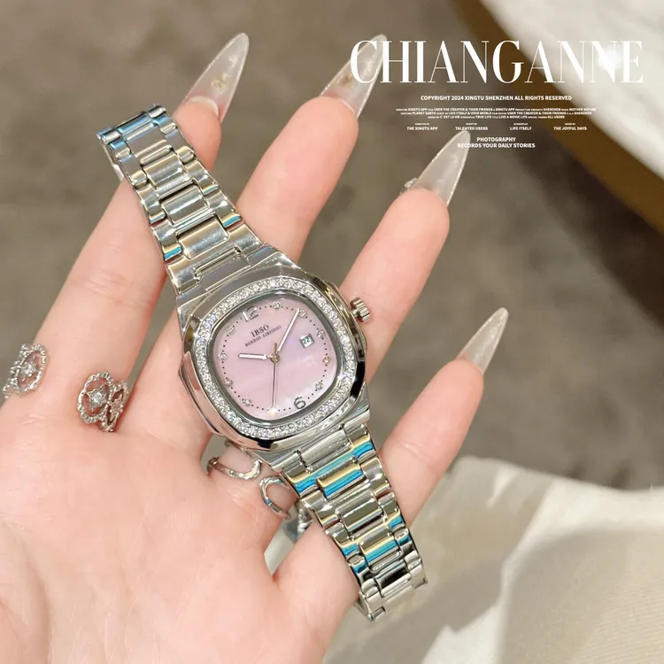 圆形防水女表2025新品爆款简约气质轻奢时尚手表石英生日礼物腕表