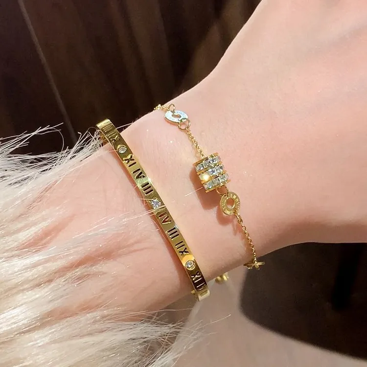 钛钢手镯 24新款小蛮腰手链不掉色轻奢小众风格金色时尚女款手镯