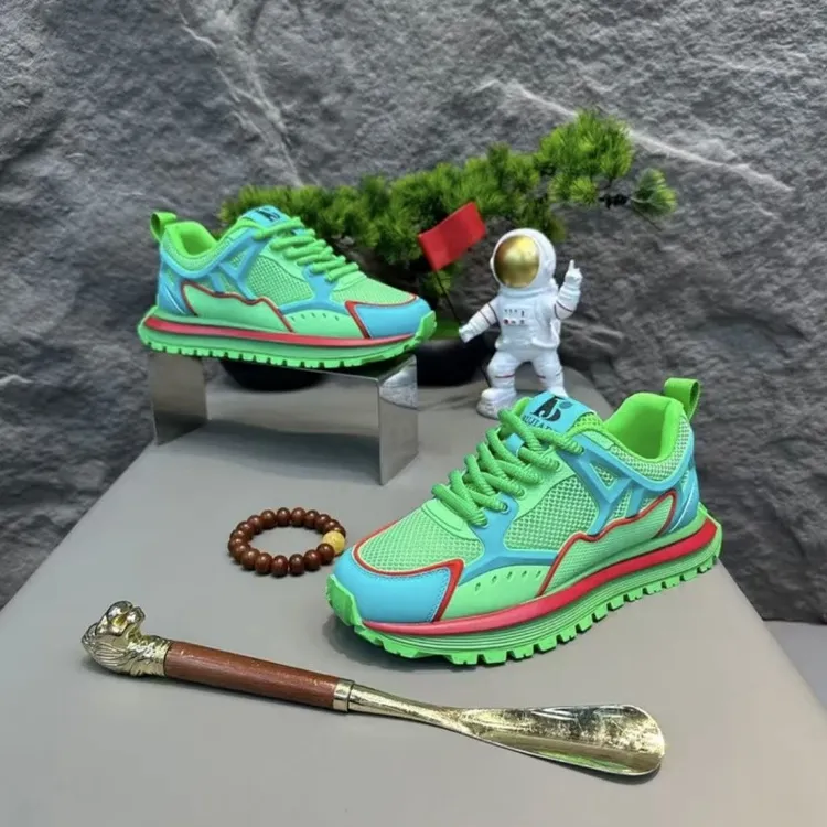 2025夏季新款时尚百搭舒适网面透气运动鞋软底轻质休闲鞋轻奢男鞋