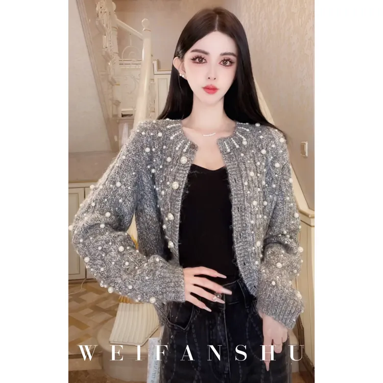 WEIFANSHU/魏凡舒【漫步布鲁】秋冬新款百搭设计感珍珠钉珠毛衣开衫