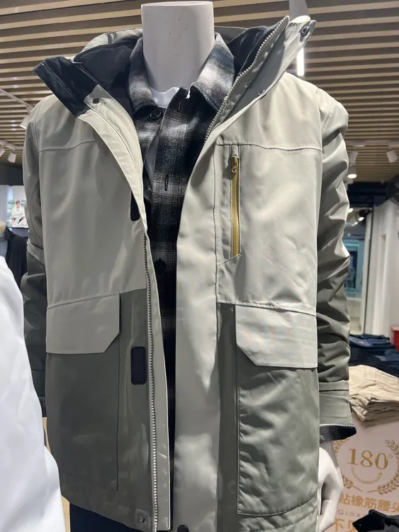 佐丹奴2025年秋冬男款保暖防风三合一摇粒绒内胆风衣外套01075625