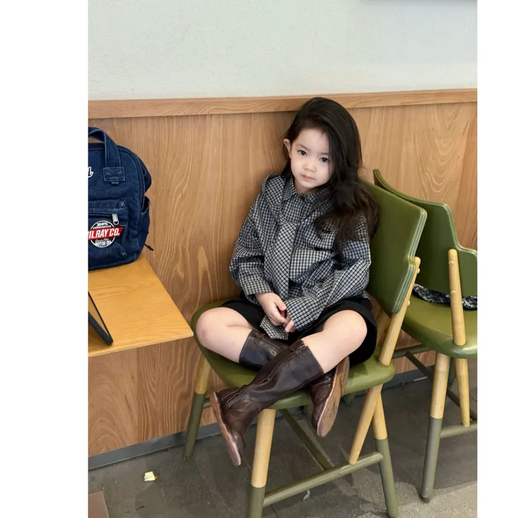 壹妈韩版童装女童早秋穿搭套装洋气儿童连帽格子衬衫上衣黑色短裤