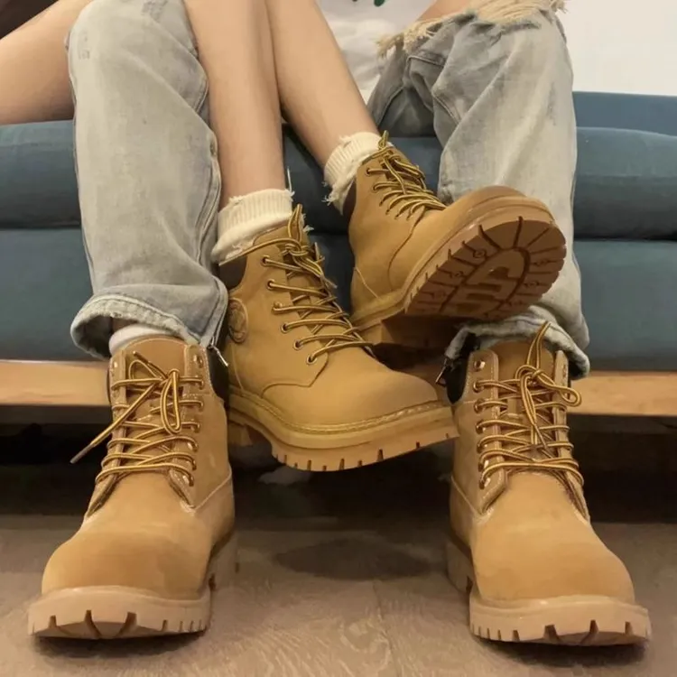 真皮马丁靴男士2025新款英伦风大黄靴女复古工装鞋情侣款高帮靴子