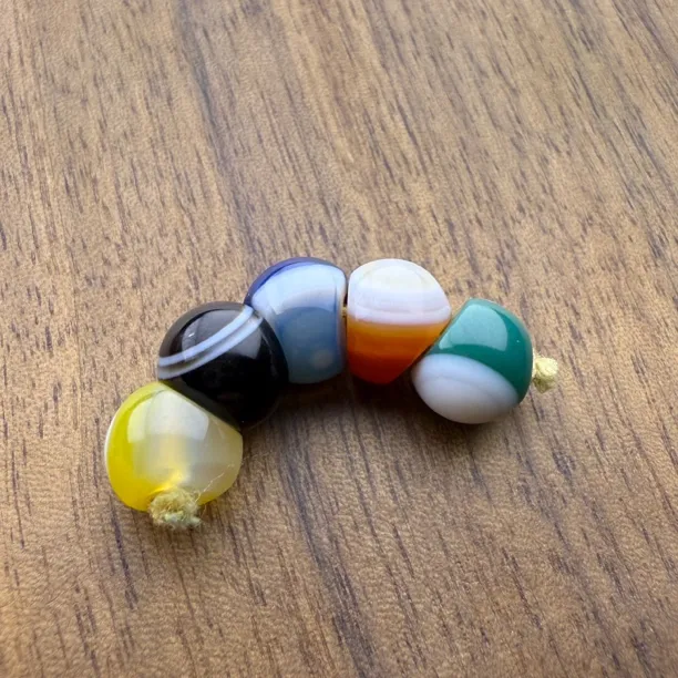 蚕丝玛瑙8mm左右精工大肠配饰百搭款