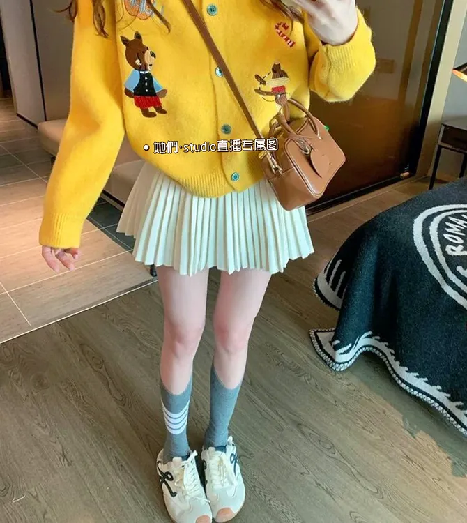 【她們·studio】毛呢百褶半身裙秋冬新款高腰减龄显瘦白色a字短裙