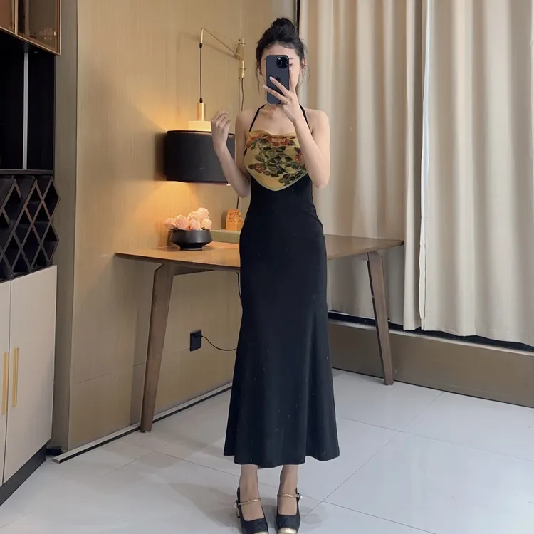 气质女人味轻奢定位花挂脖拼接包身显瘦性感鱼尾连衣裙