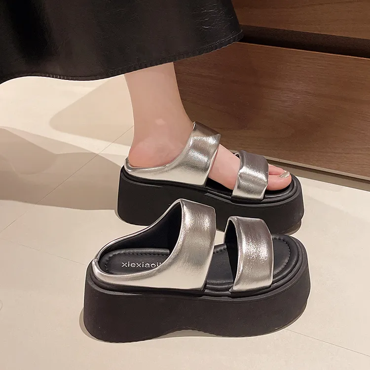 韩版ins厚底增高7CM拖鞋女外穿2025夏季休闲百搭银色凉拖鞋小码34