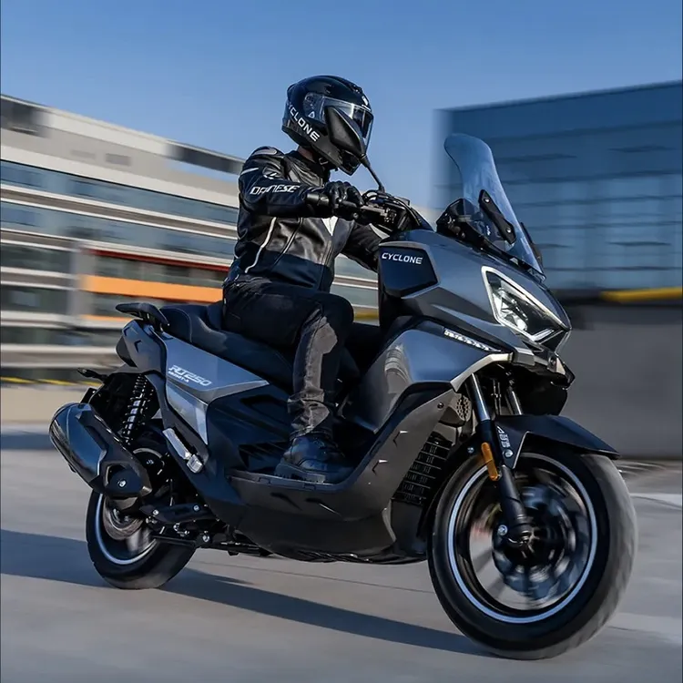 赛科龙赛科龙RT250CC城市智控运动踏板水冷摩托车适合通勤摩旅