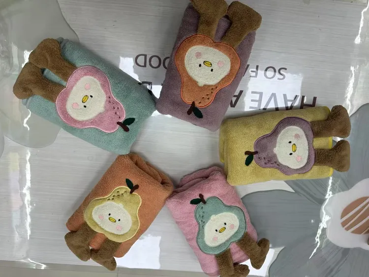毛巾女珊瑚绒可爱卡通创意鸭梨洗脸巾情侣家用柔软面巾吸水不掉毛