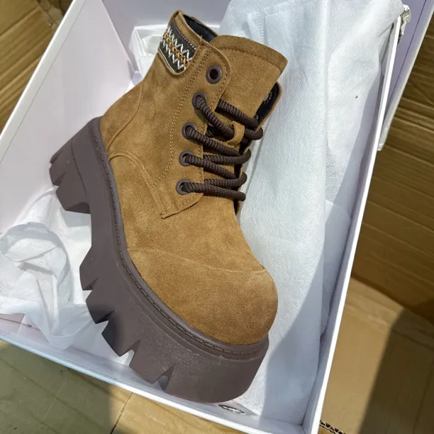 休闲风圆头加绒冬季厚底英伦风休闲系带马丁秋冬时尚百搭复古