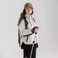 阿贝家中性款冲锋衣