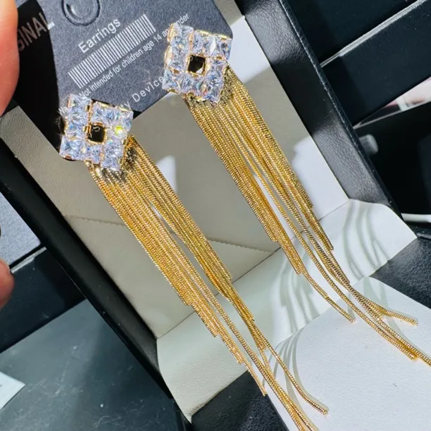 铜合金合成锆石耳饰 金色简约超闪菱形长款流苏轻奢小众百搭耳坠