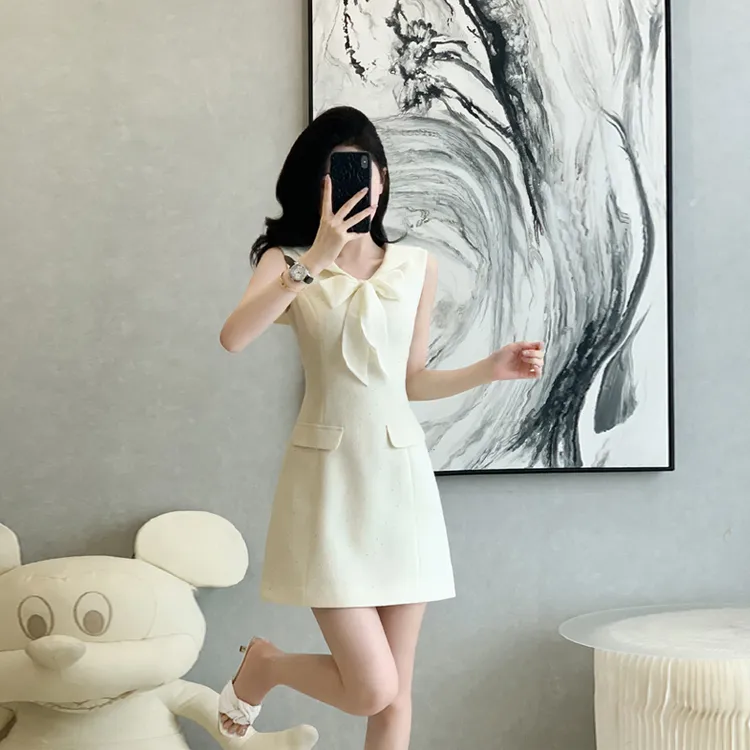 2025年夏季新款法式小香风高级感气质千金风收腰显瘦无袖连衣裙女