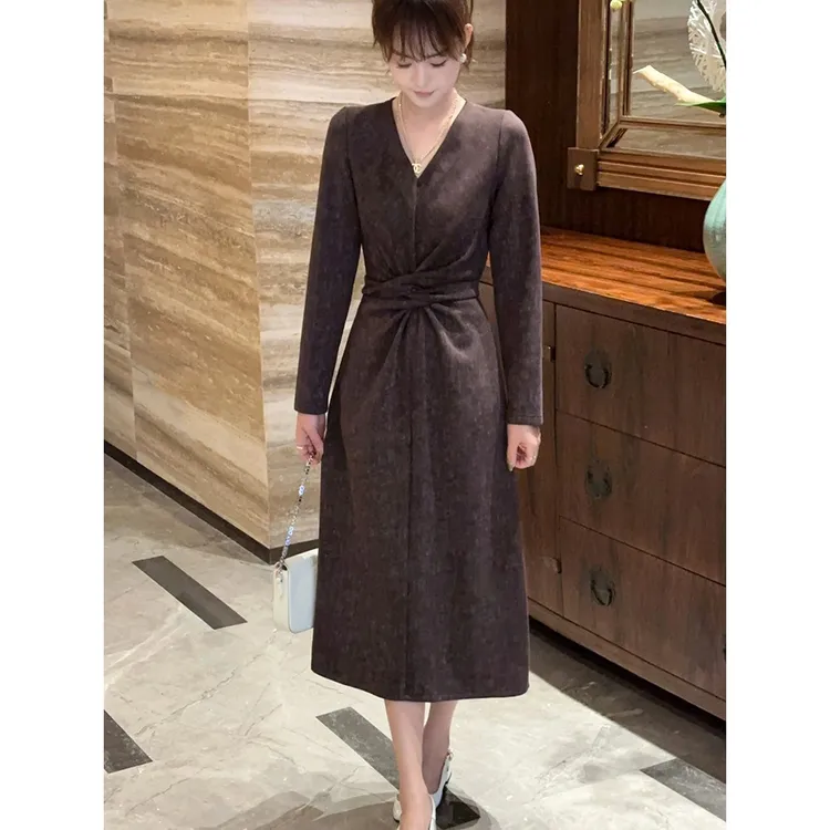 2025年新款秋冬时尚系带高级感气质小个子收腰修身长袖连衣裙女款