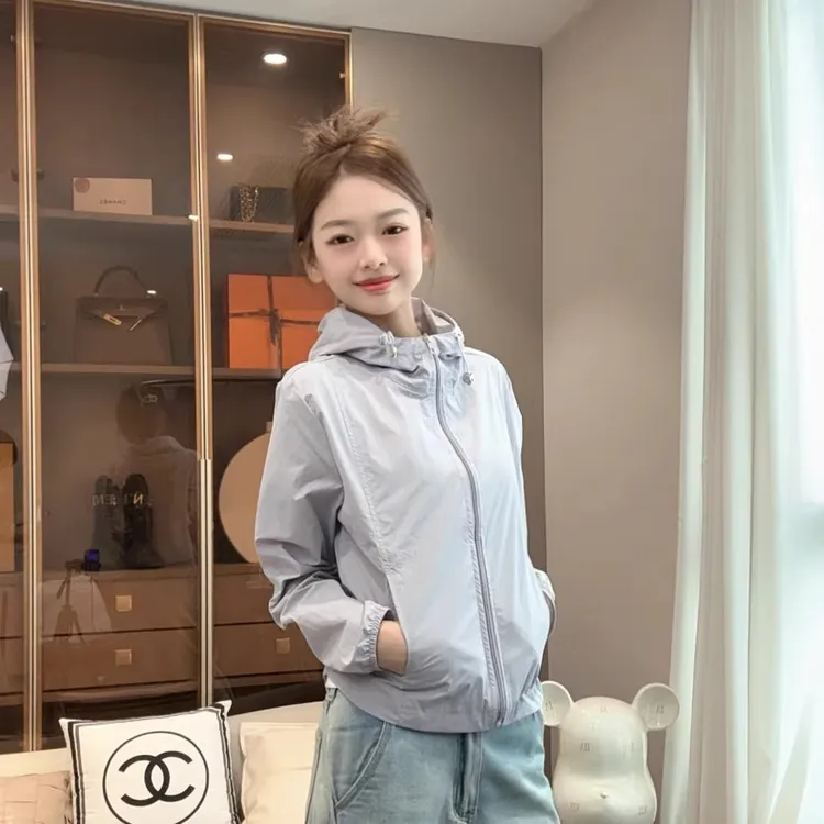 连帽防晒衣女士2025夏季新款时尚短款轻薄冰丝遮阳透气防晒服外套