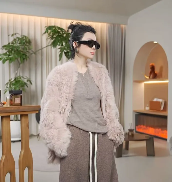 PanYiXiu/潘依绣进口西班牙托卡皮毛一体法式气质皮草外套D25153