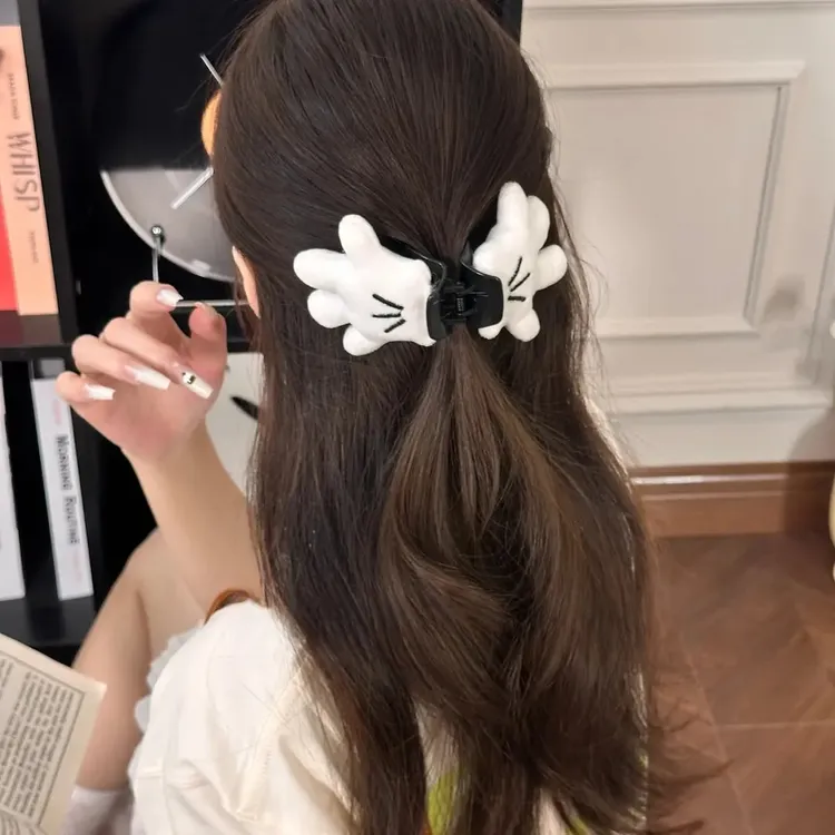 趣味米奇小手抓夹女款2025新款可爱后脑勺盘发鲨鱼夹创意搞怪发饰