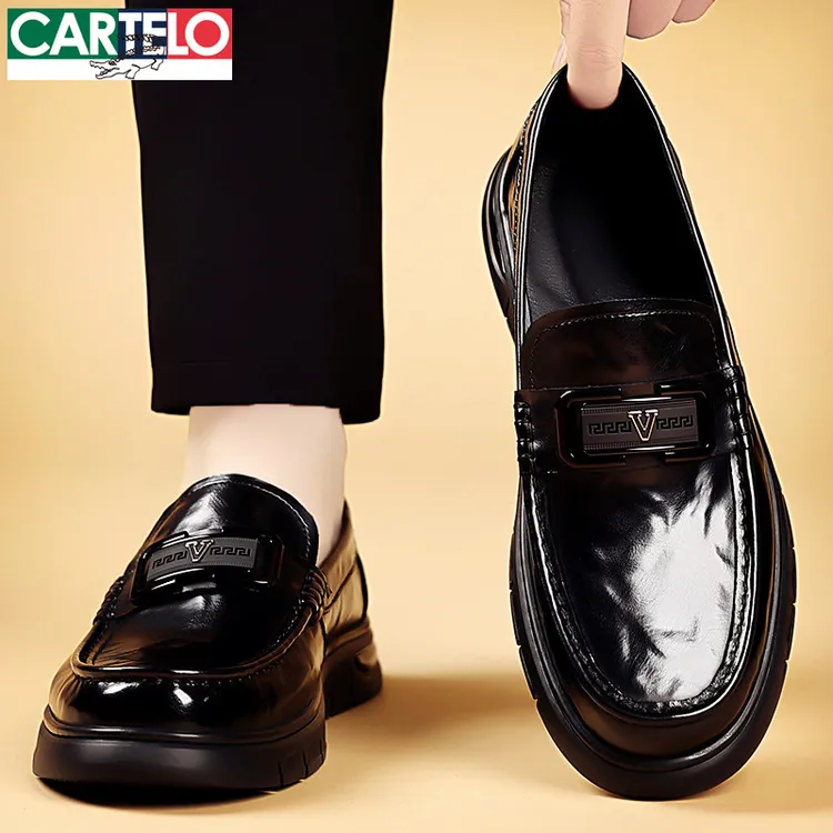 卡帝乐鳄鱼皮鞋男款夏季2025新款商务百搭男鞋休闲鞋子男士豆豆鞋