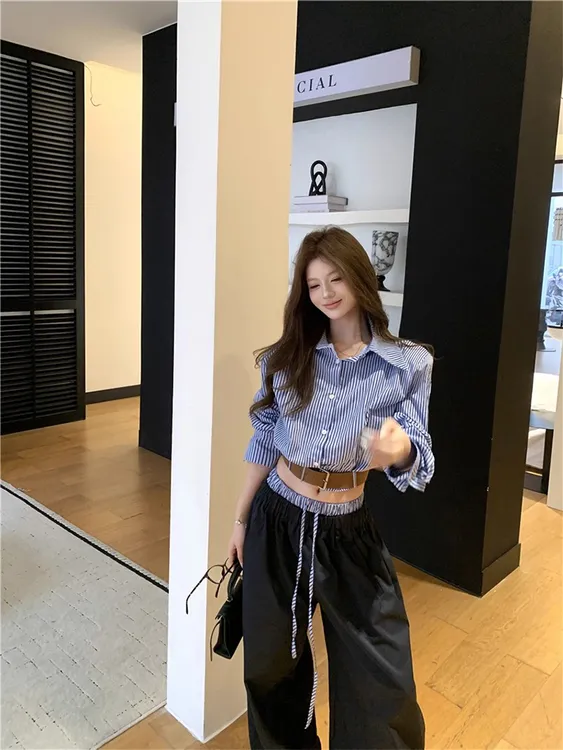 设计感蓝色条纹翻领衬衫女秋季2025新款休闲百搭通勤宽松长袖上衣