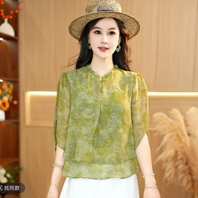 印花高级感纽扣复古宅萌碎花打底衬衫上衣常规款女装中袖