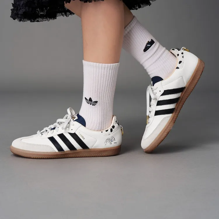 Adidas三叶草迪士尼101斑点狗联名经典运动鞋小白鞋「T头鞋」KJ5990
