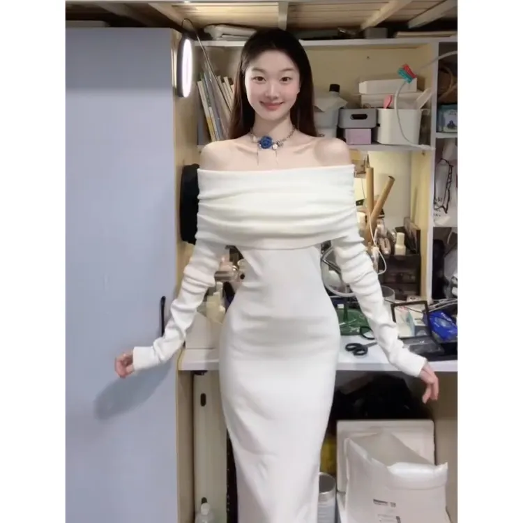法式白色长袖一字肩针织连衣裙女秋冬新款高级感修身显瘦气质长裙