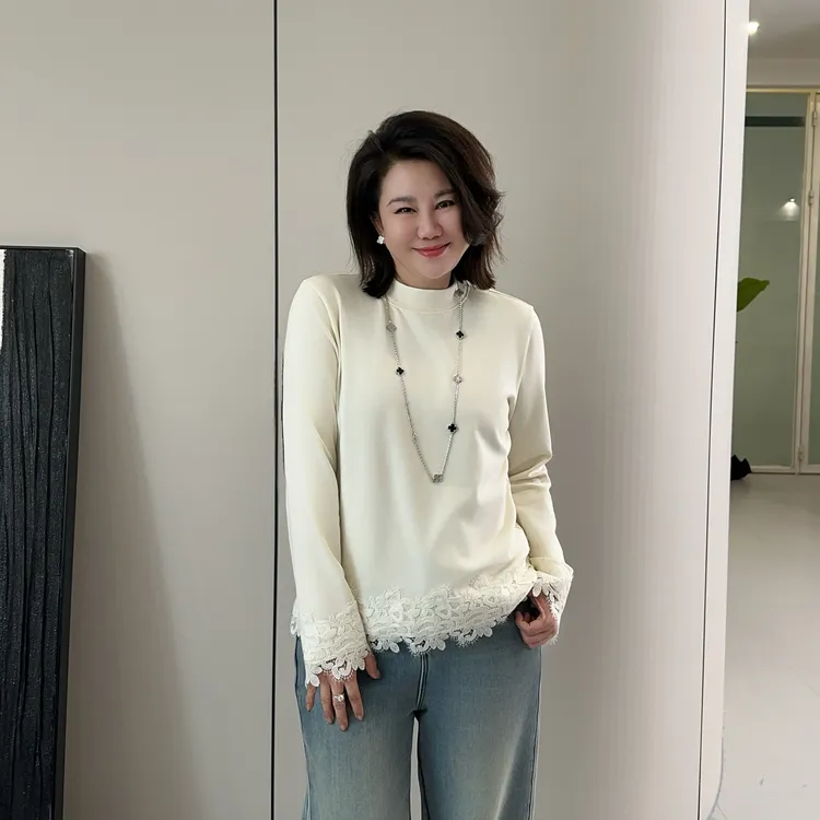 微胖女装【】卫衣绒衫保暖重工绣花蕾丝拼接加绒加厚上衣秋冬20858