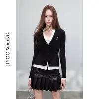 JIYOOSOONG | 黑白撞色V领闪钻假两件毛衣丝光羊毛针织衫
