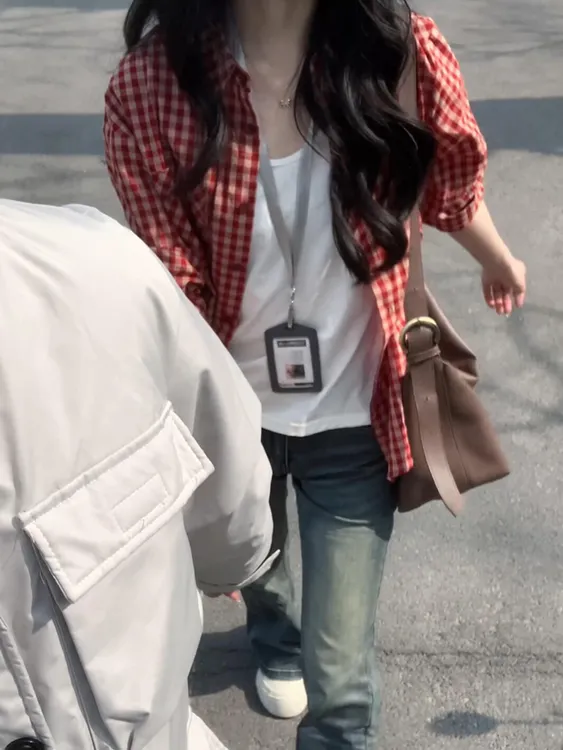 法式复古红色格子衬衫女夏季2025新款早秋小众设计感衬衣外搭上衣