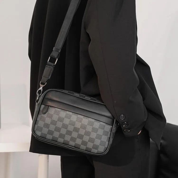 新款潮流潮牌男士休闲 格子单肩包韩版皮质斜挎包时尚小方包小揹