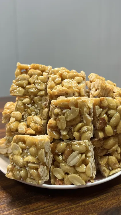 芝麻花生糖阳春特产酥脆口感特色零食