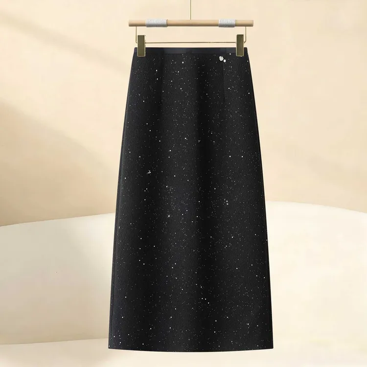 拉夏贝尔亮片半身裙女2025秋冬季新款高腰显瘦毛呢时尚直筒包臀裙