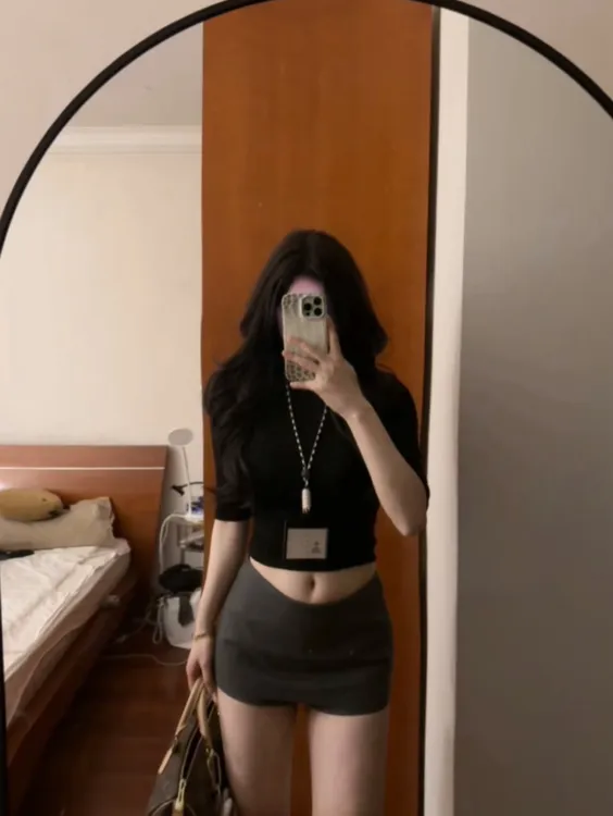 CallmeHuang 高智感纯欲半高领中袖短裙套装