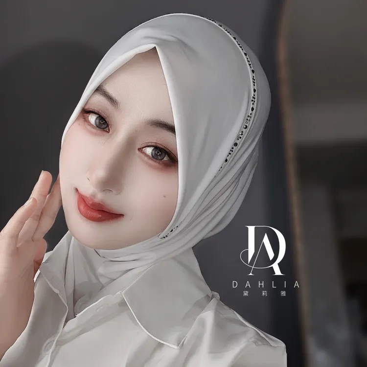 韩菲尔新款絮语帽檐立体汤钻套头巾