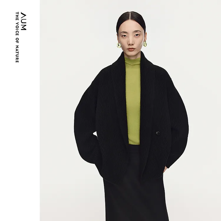 AUM噢姆25年冬季黑色大翻领针织外套M1FZ4W52M