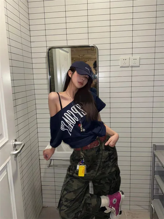 美式斜肩纯棉短袖T恤女2026春季新款宽松慵懒风辣妹露肩别致上衣