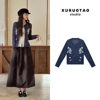 XURUOTAO 【刺绣艺术】亚麻羊毛绣花重工针织设计蓝色上衣 T5659